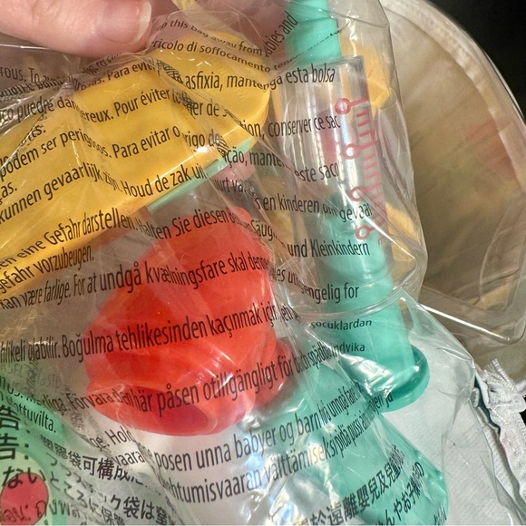 NWT. Disney Pluto Plush Vet Set is an 11-piece play set. Disney Junior - Picture 8 of 16